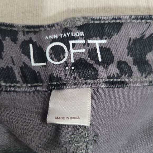 LOFT grey leopard print jeans - Picture 3 of 4